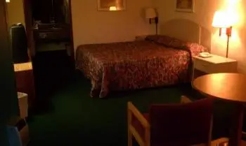 OYO Hotel Battleboro 10